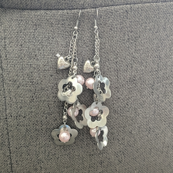 Earing - Picture 3 of 3